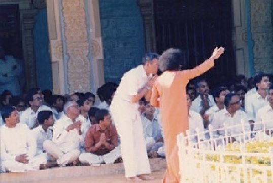 Al Drucker with Sathya Sai